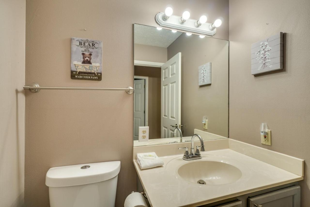 Gatlinburg Vacation Rental Balcony With Hot Tub! Exterior photo
